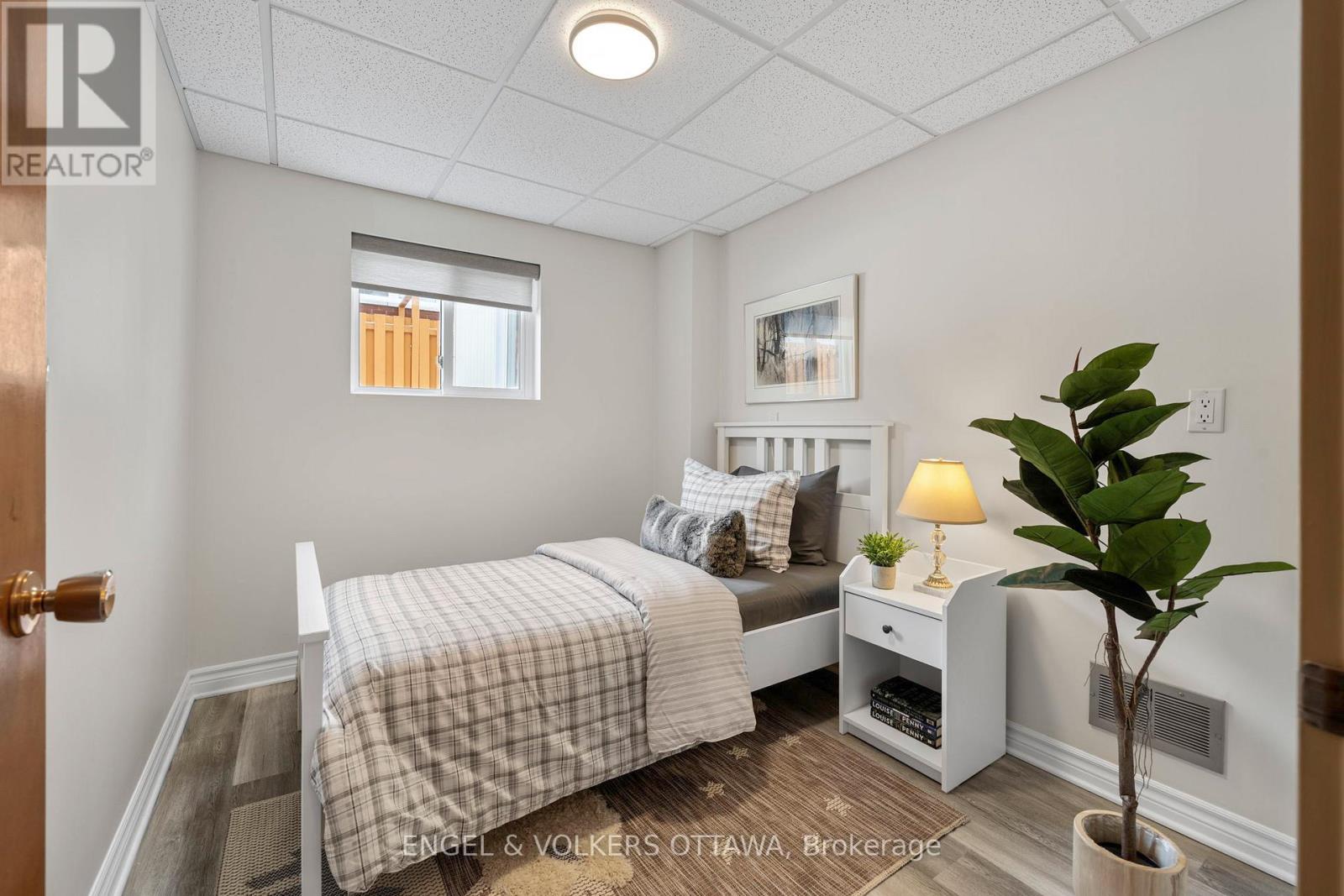 2125 Valley Drive, Ottawa, Ontario  K1G 2P6 - Photo 27 - X12976426