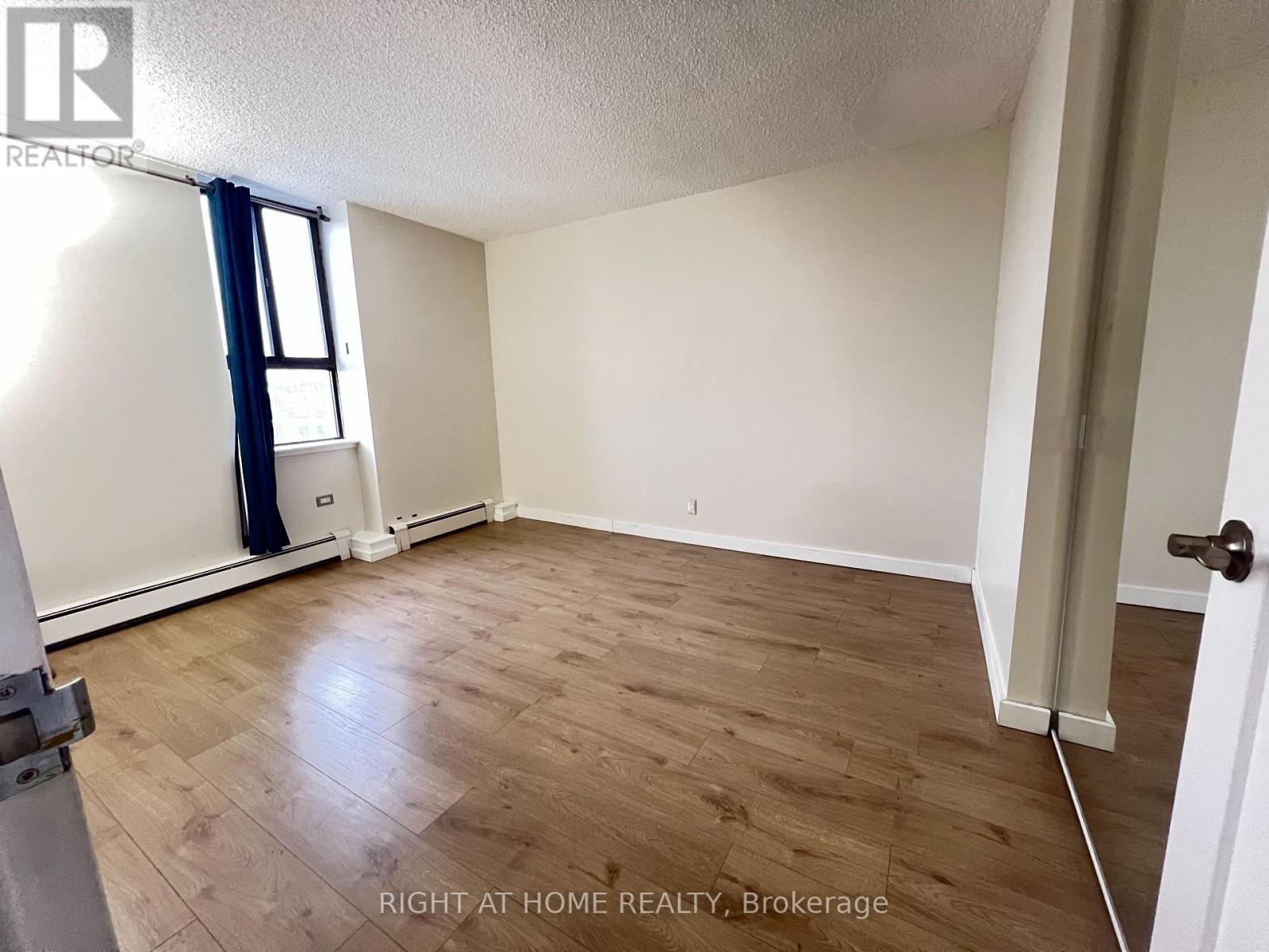 1103 - 505 St Laurent Boulevard, Ottawa, Ontario  K1K 3X4 - Photo 2 - X12976462