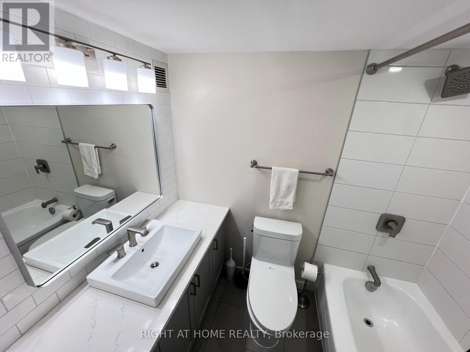 1103 - 505 St Laurent Boulevard, Ottawa, Ontario  K1K 3X4 - Photo 4 - X12976462