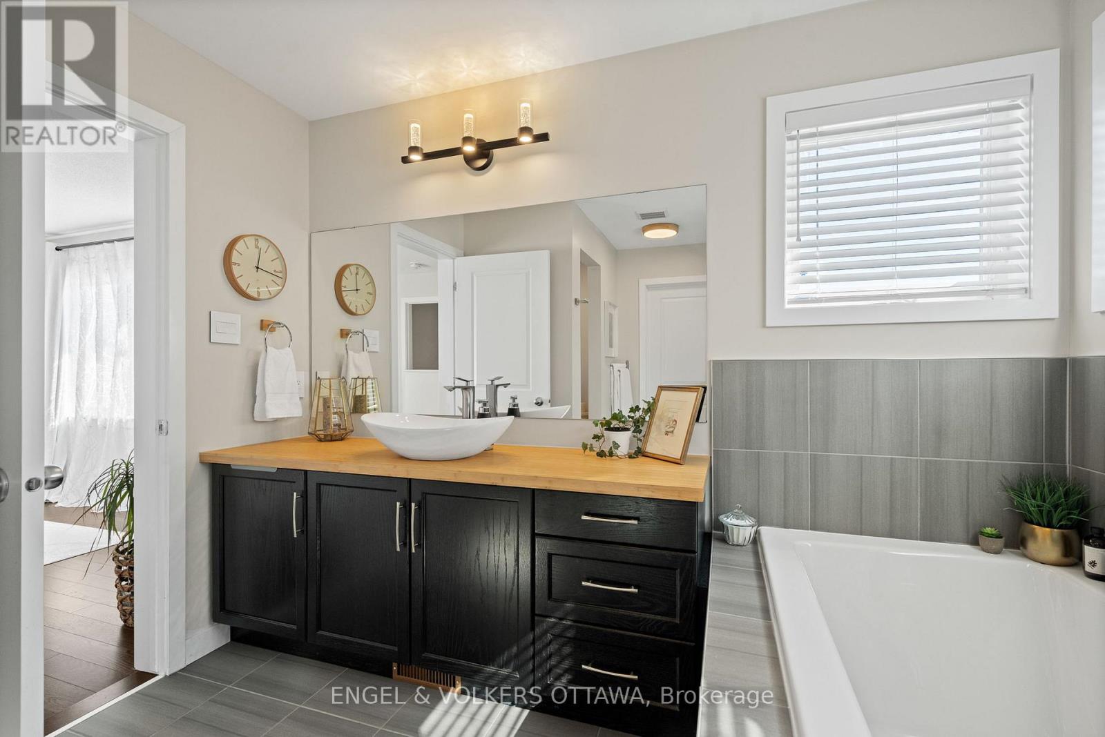 267 Sceptre Way, Ottawa, Ontario  K2V 0C6 - Photo 28 - X12976466