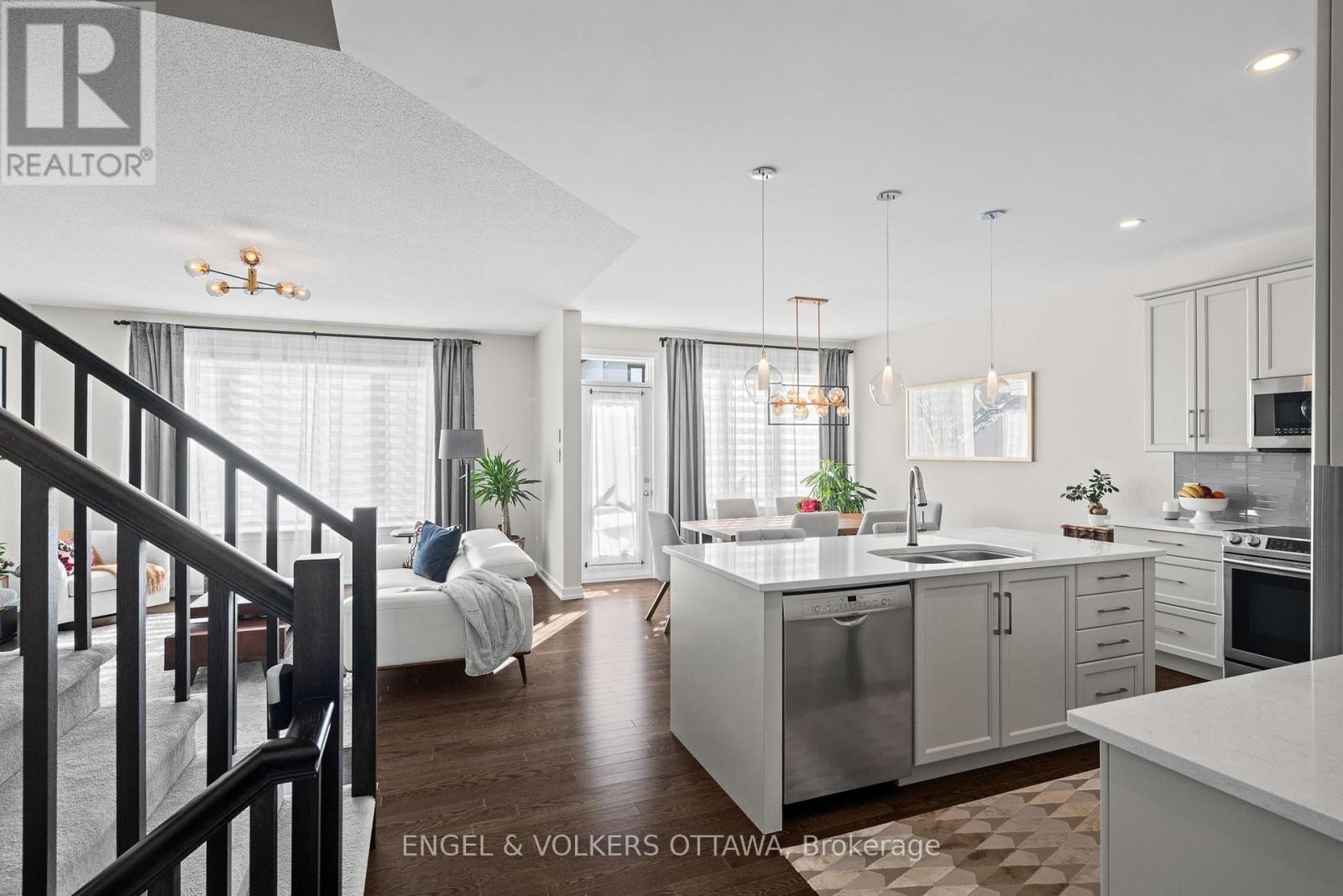 267 Sceptre Way, Ottawa, Ontario  K2V 0C6 - Photo 5 - X12976466