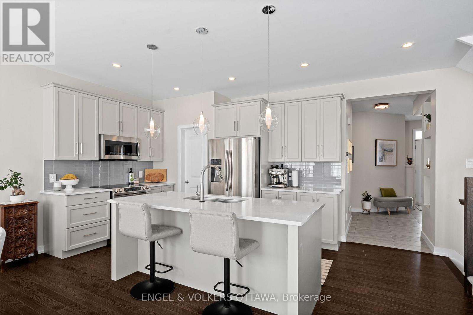 267 Sceptre Way, Ottawa, Ontario  K2V 0C6 - Photo 7 - X12976466