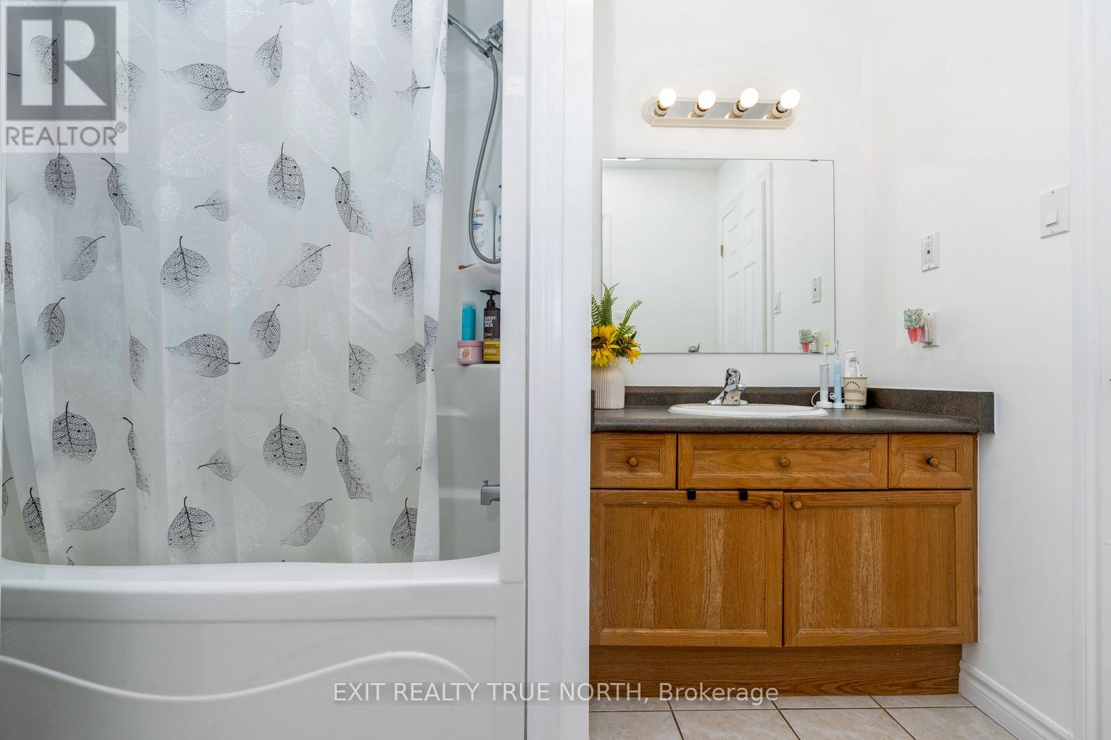 20 St Andrews Drive, Meaford, Ontario  N4L 0A2 - Photo 10 - X12975834