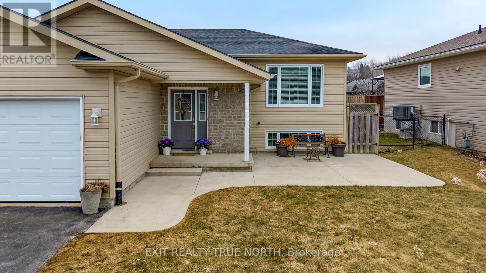 20 St Andrews Drive, Meaford, Ontario  N4L 0A2 - Photo 2 - X12975834