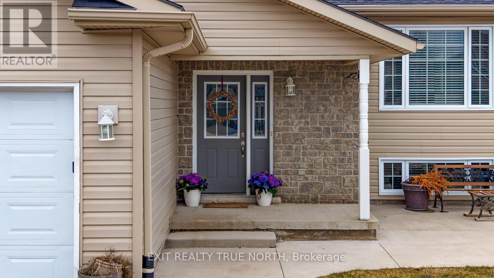 20 St Andrews Drive, Meaford, Ontario  N4L 0A2 - Photo 3 - X12975834