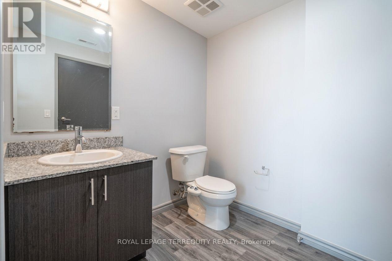 F106 - 275 Larch Street, Waterloo, Ontario  N2L 0J5 - Photo 10 - X12975856