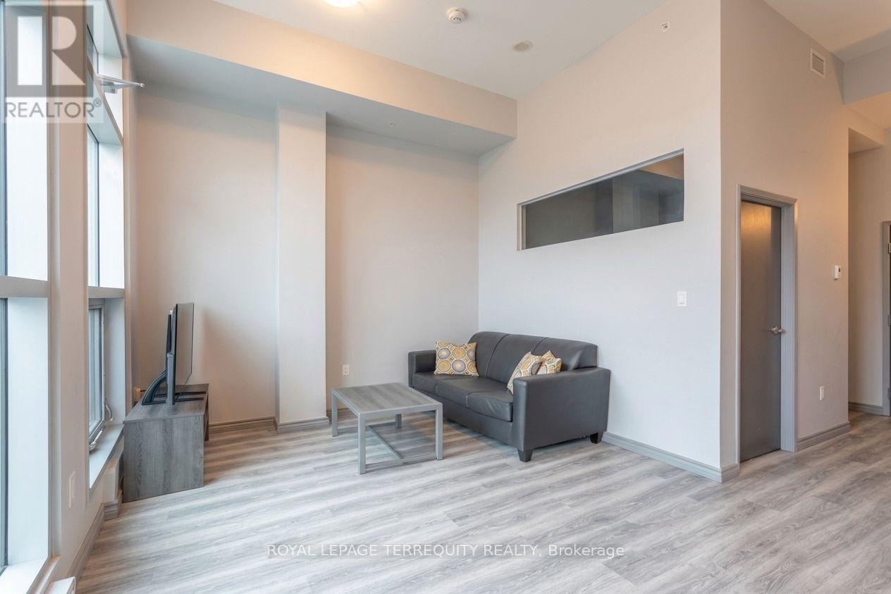 F106 - 275 Larch Street, Waterloo, Ontario  N2L 0J5 - Photo 13 - X12975856