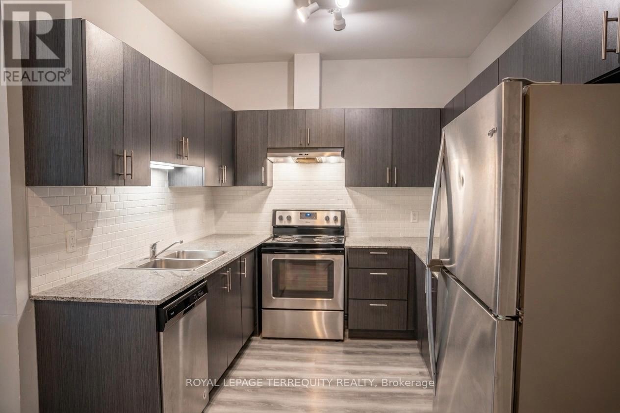 F106 - 275 Larch Street, Waterloo, Ontario  N2L 0J5 - Photo 14 - X12975856