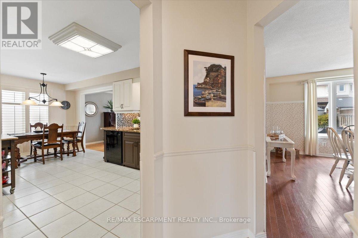 284 Delancey Boulevard, Hamilton, Ontario  L9B 1Y9 - Photo 11 - X12975872