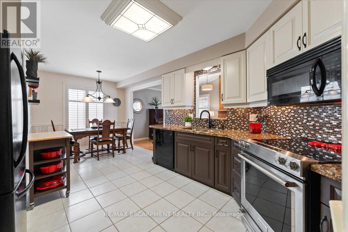 284 Delancey Boulevard, Hamilton, Ontario  L9B 1Y9 - Photo 12 - X12975872