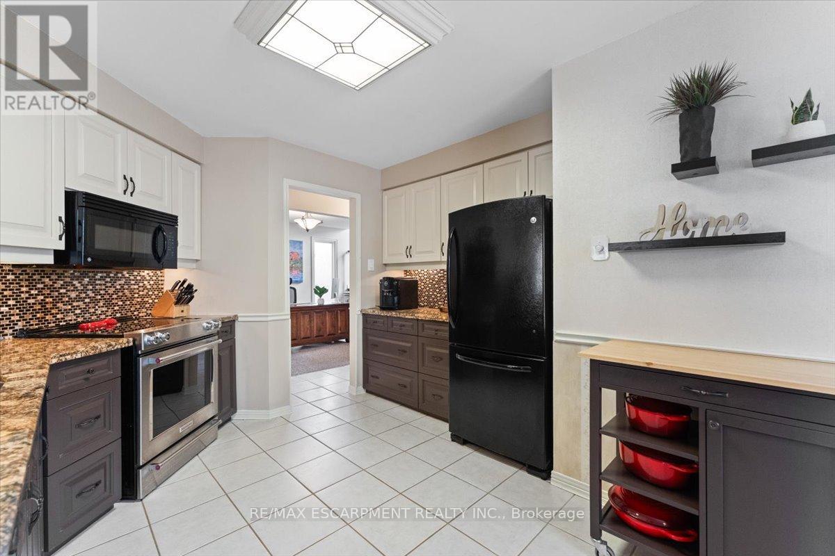 284 Delancey Boulevard, Hamilton, Ontario  L9B 1Y9 - Photo 13 - X12975872