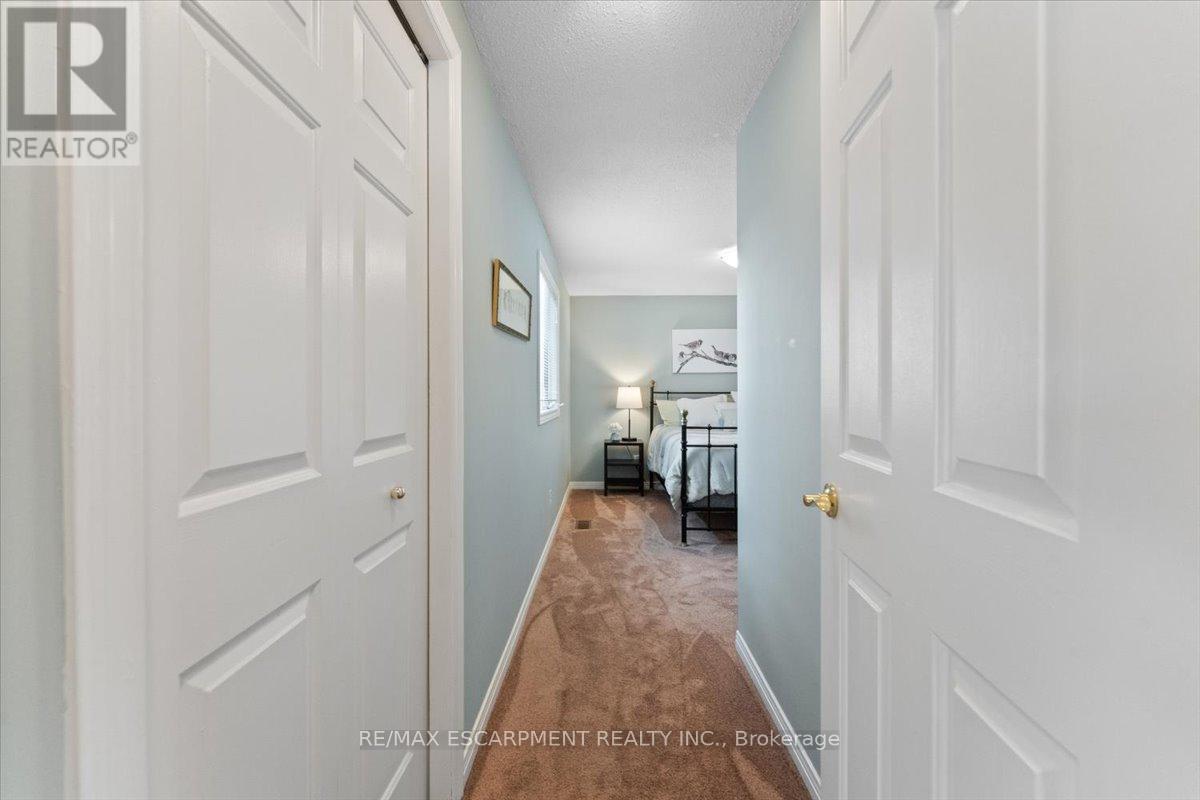 284 Delancey Boulevard, Hamilton, Ontario  L9B 1Y9 - Photo 28 - X12975872