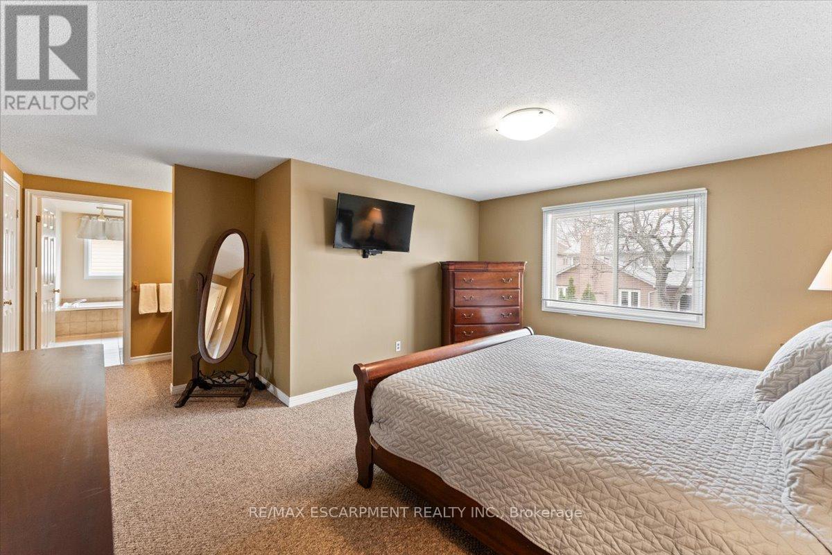 284 Delancey Boulevard, Hamilton, Ontario  L9B 1Y9 - Photo 31 - X12975872