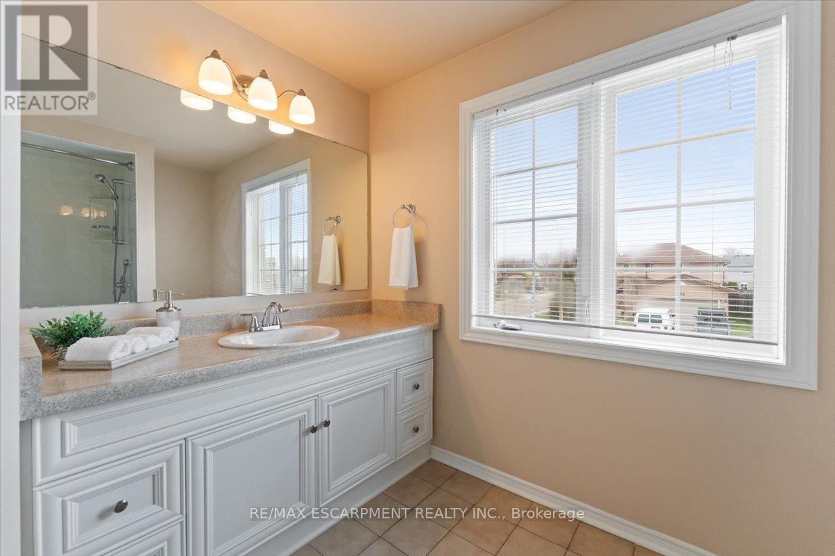 284 Delancey Boulevard, Hamilton, Ontario  L9B 1Y9 - Photo 35 - X12975872