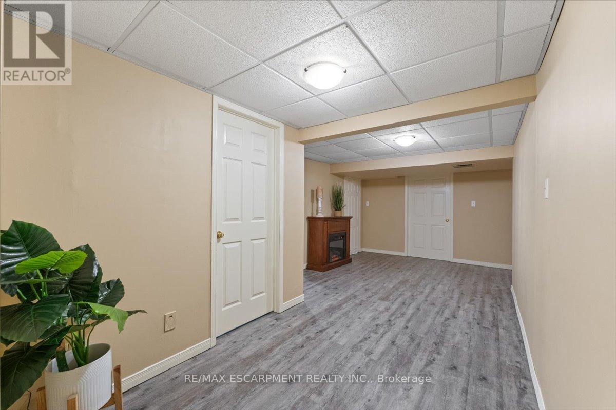 284 Delancey Boulevard, Hamilton, Ontario  L9B 1Y9 - Photo 39 - X12975872