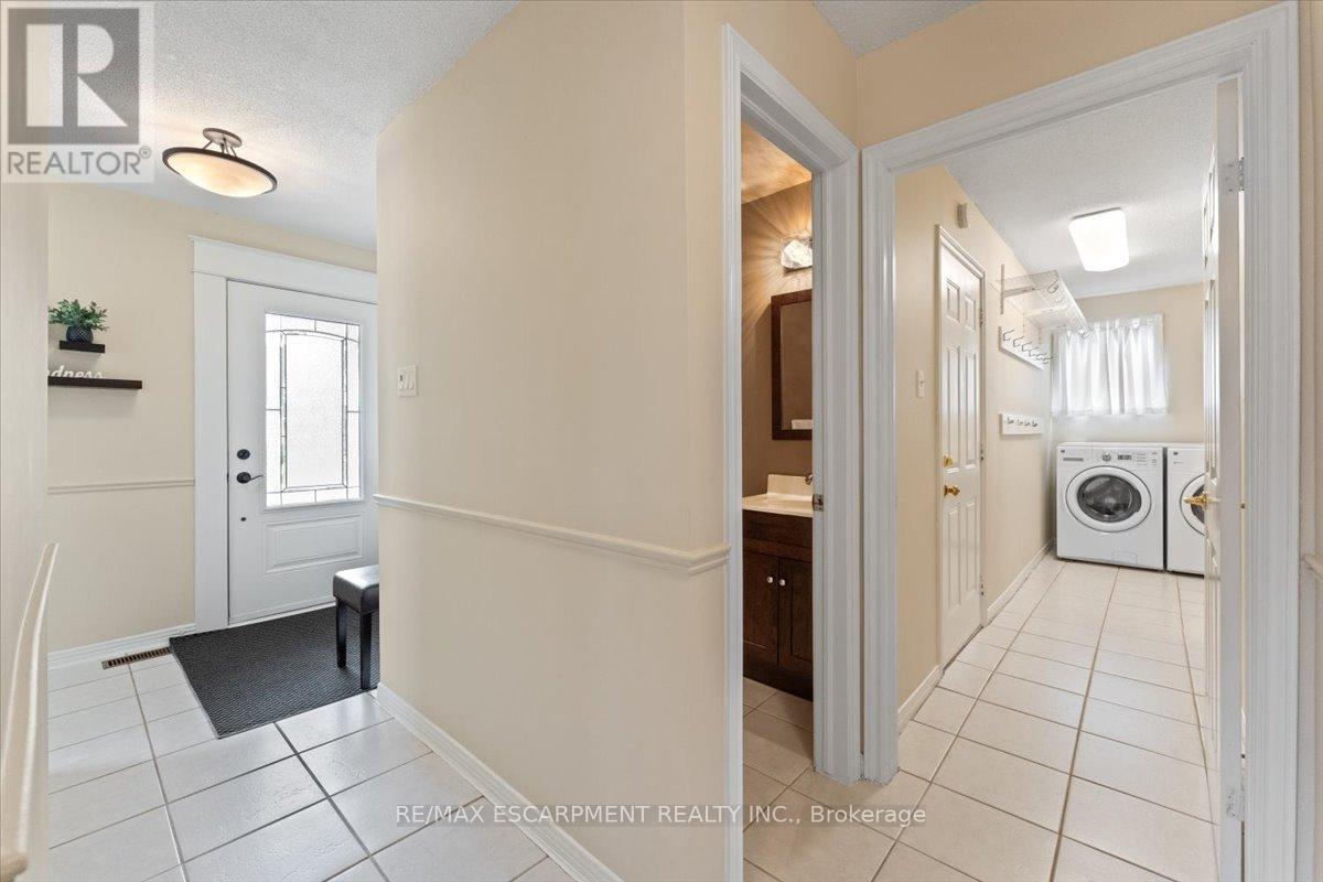 284 Delancey Boulevard, Hamilton, Ontario  L9B 1Y9 - Photo 6 - X12975872