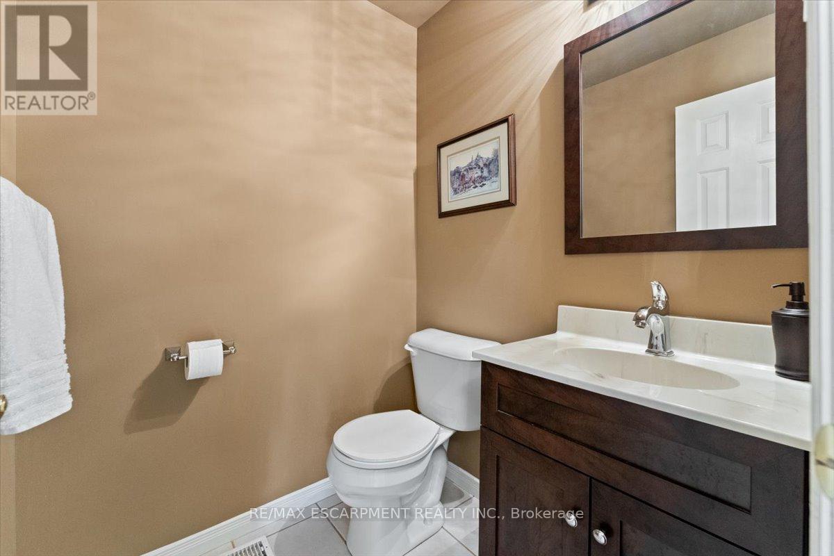 284 Delancey Boulevard, Hamilton, Ontario  L9B 1Y9 - Photo 7 - X12975872