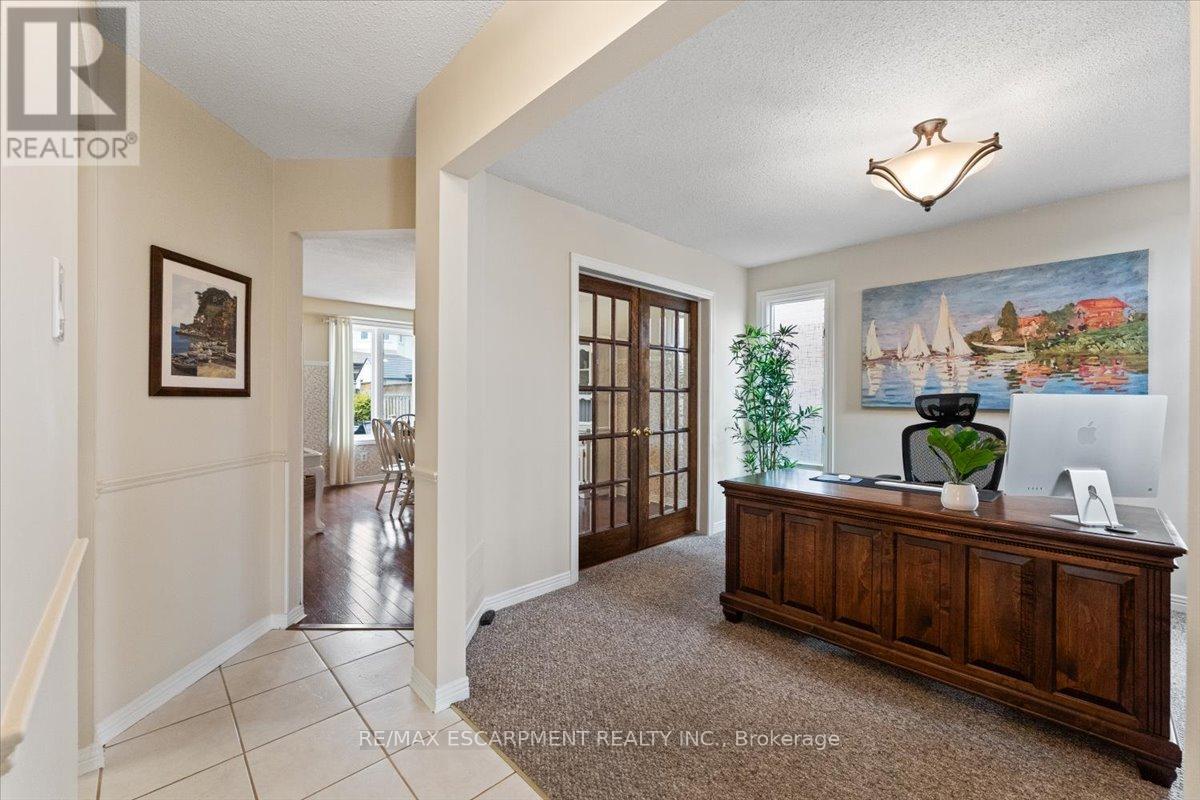 284 Delancey Boulevard, Hamilton, Ontario  L9B 1Y9 - Photo 9 - X12975872