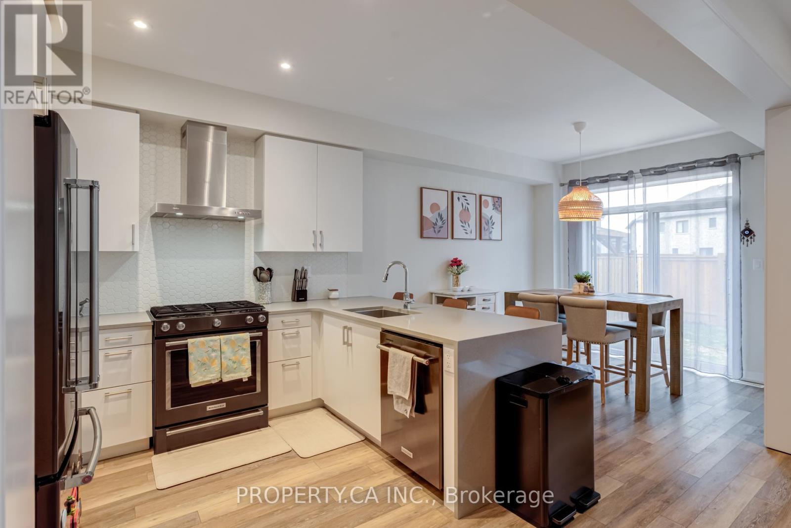 176 Whithorn Crescent, Haldimand, Ontario  N3W 0G7 - Photo 11 - X12975958