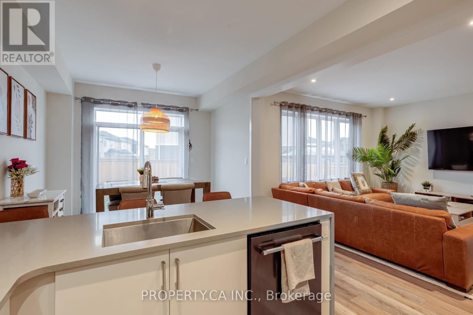 176 Whithorn Crescent, Haldimand, Ontario  N3W 0G7 - Photo 13 - X12975958