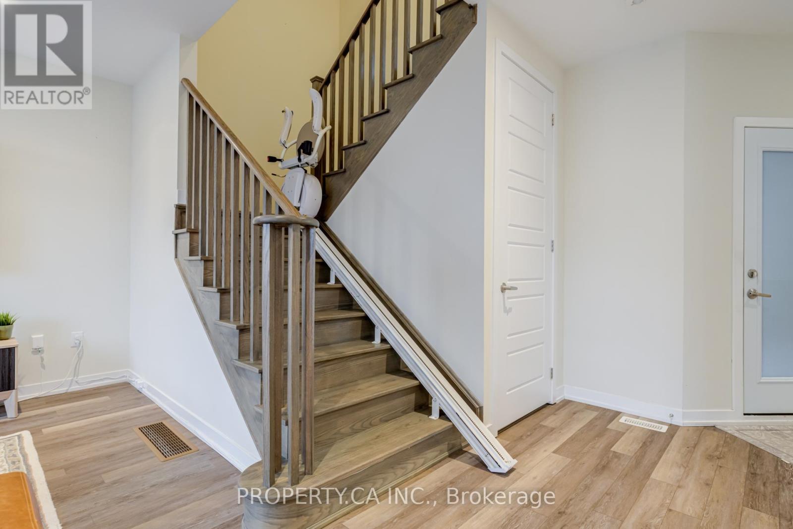 176 Whithorn Crescent, Haldimand, Ontario  N3W 0G7 - Photo 17 - X12975958