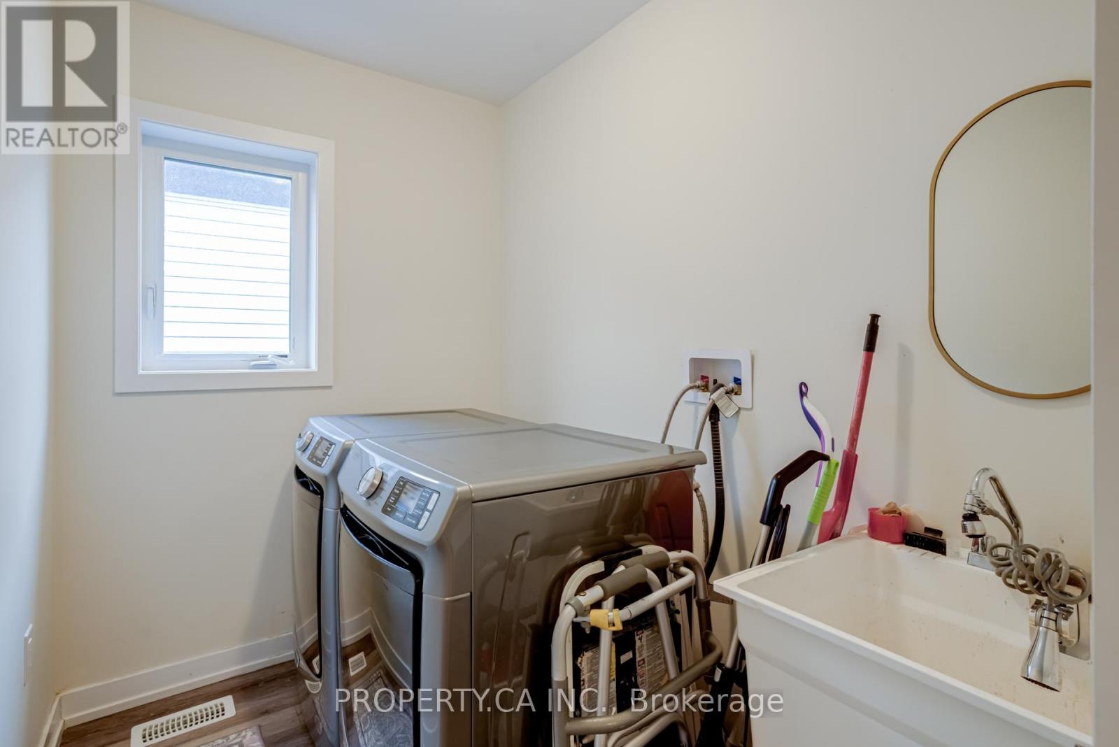 176 Whithorn Crescent, Haldimand, Ontario  N3W 0G7 - Photo 28 - X12975958