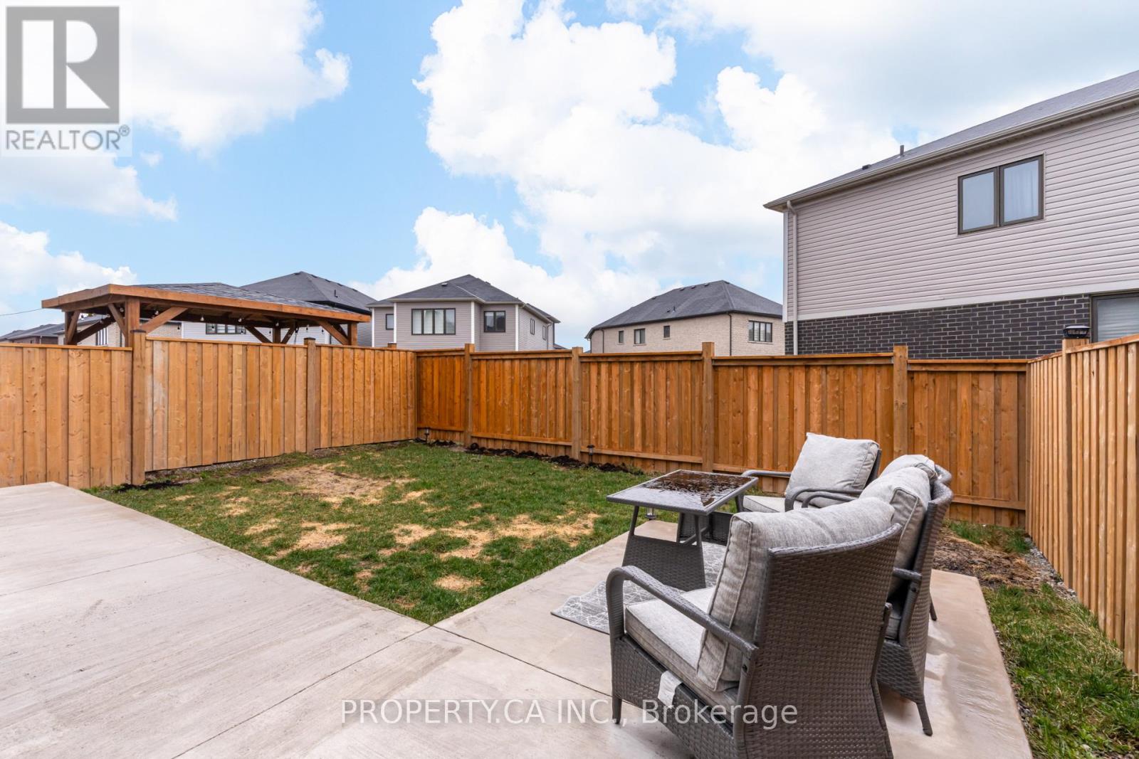 176 Whithorn Crescent, Haldimand, Ontario  N3W 0G7 - Photo 40 - X12975958
