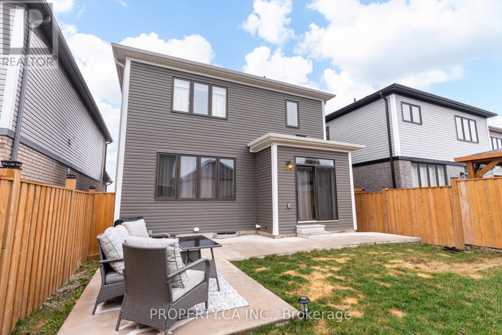 176 Whithorn Crescent, Haldimand, Ontario  N3W 0G7 - Photo 41 - X12975958