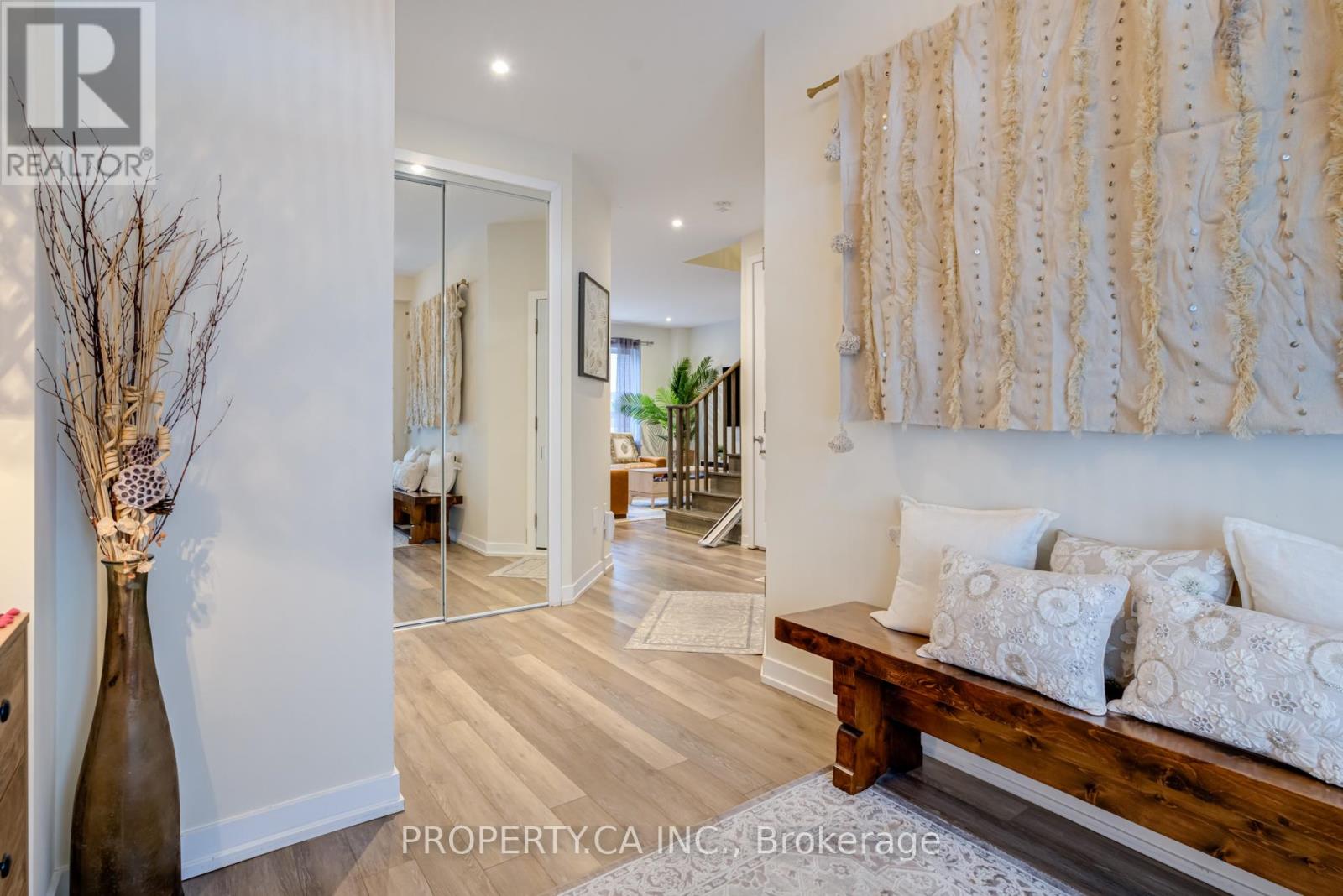 176 Whithorn Crescent, Haldimand, Ontario  N3W 0G7 - Photo 6 - X12975958