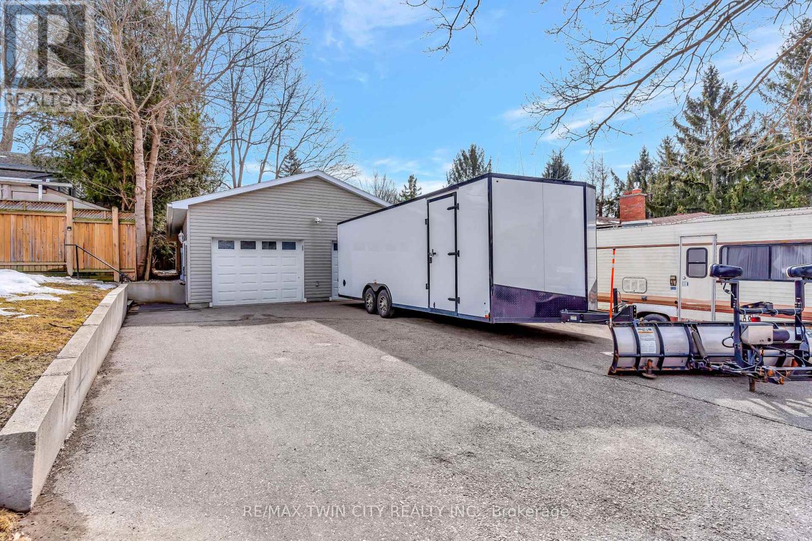 22 Victoria Street, North Dumfries, Ontario  N0B 1L0 - Photo 18 - X12975972