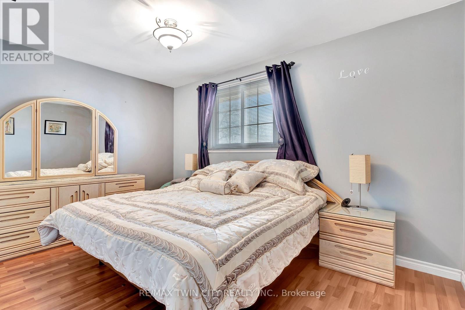 22 Victoria Street, North Dumfries, Ontario  N0B 1L0 - Photo 7 - X12975972