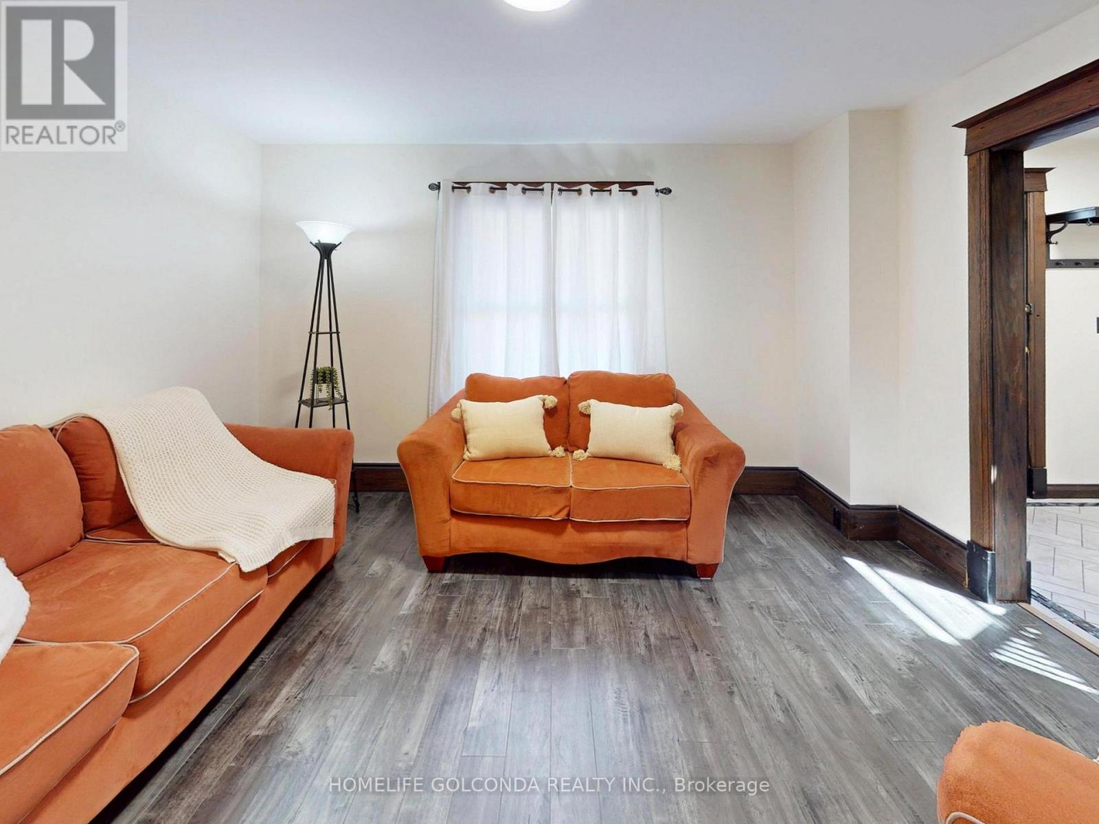 27 Woodland Avenue, St. Catharines, Ontario  L2R 5A1 - Photo 4 - X12975984