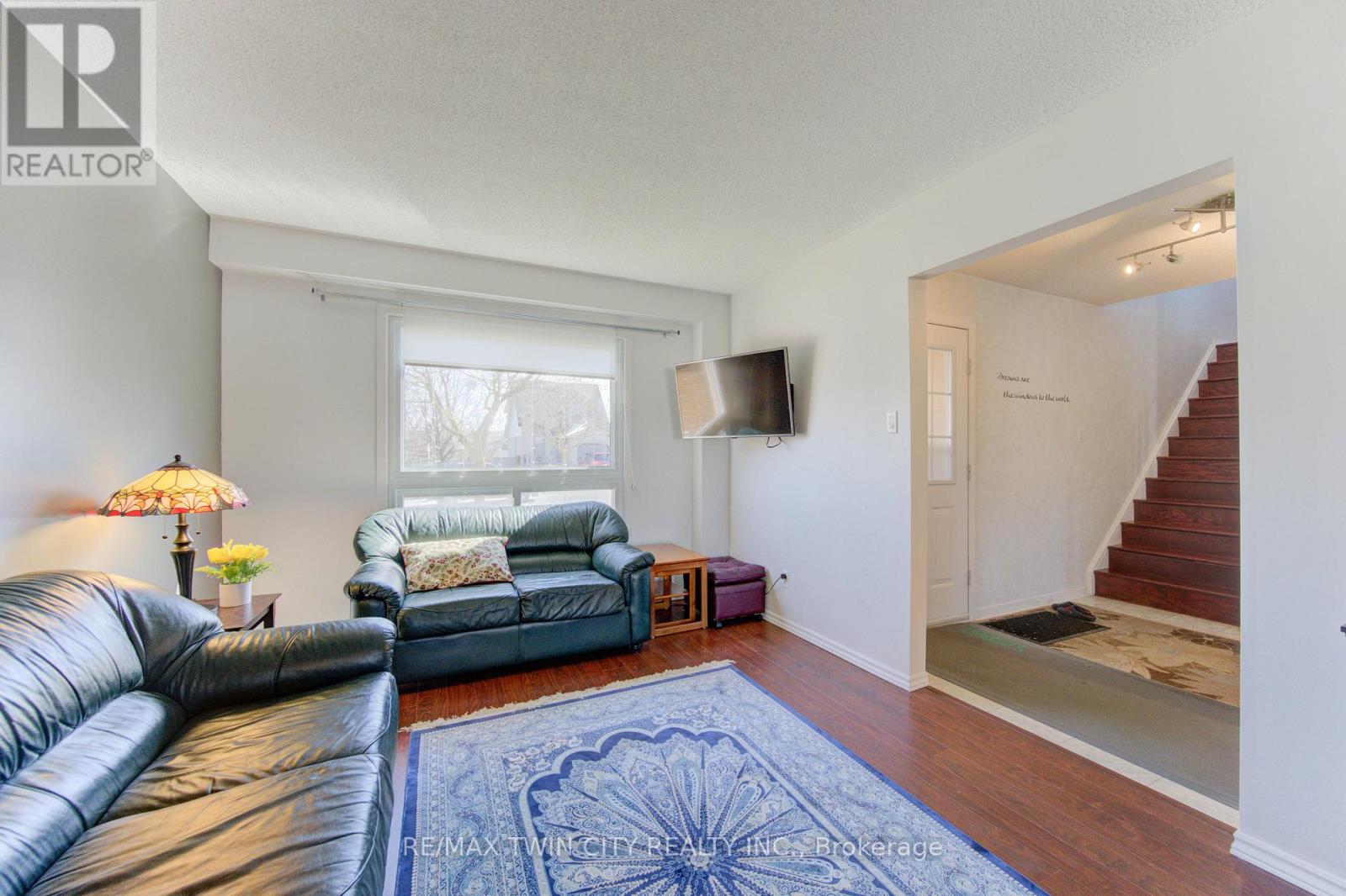 498 Thorndale Drive, Waterloo, Ontario  N2T 2A2 - Photo 6 - X12976060