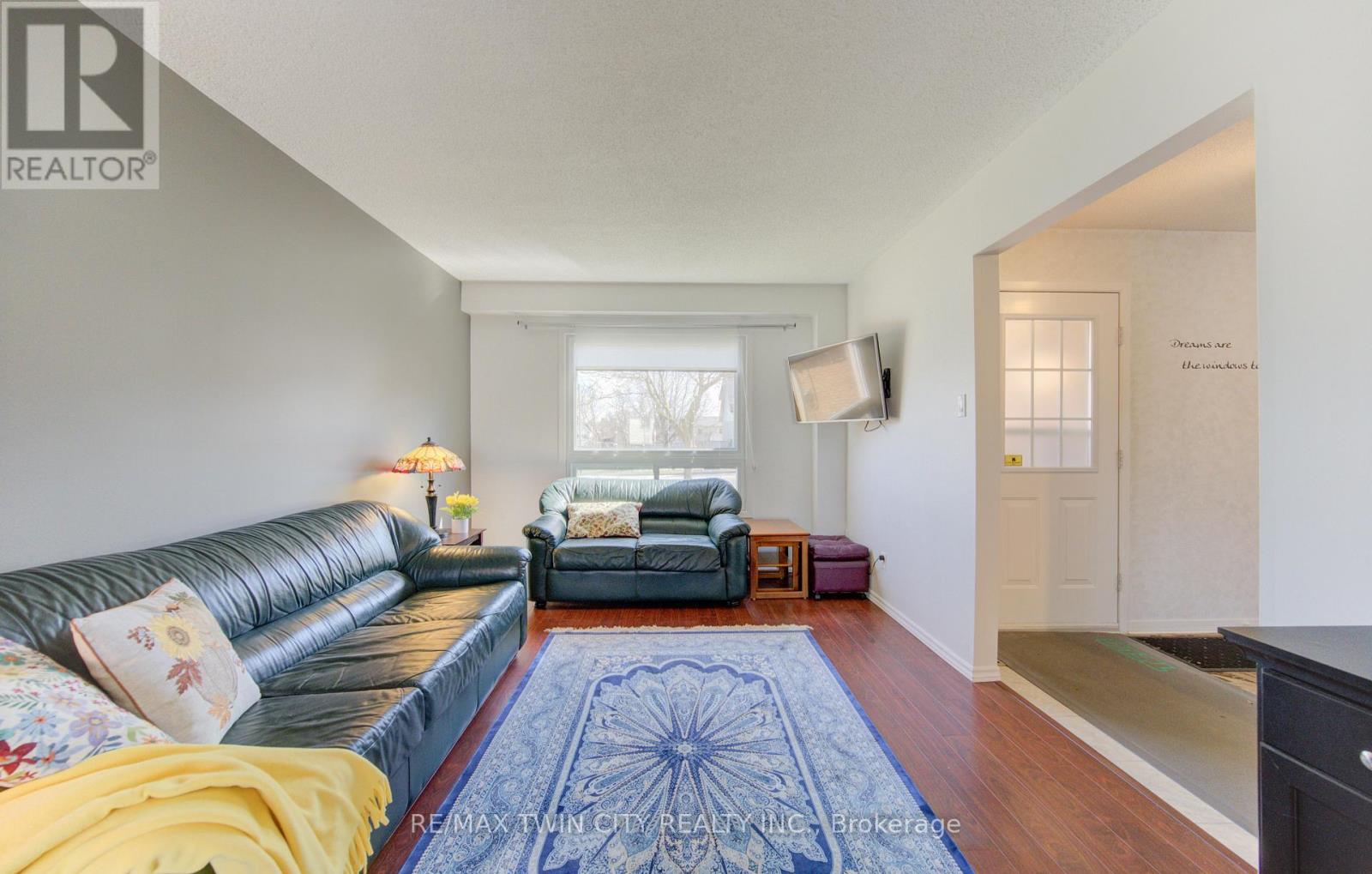 498 Thorndale Drive, Waterloo, Ontario  N2T 2A2 - Photo 7 - X12976060