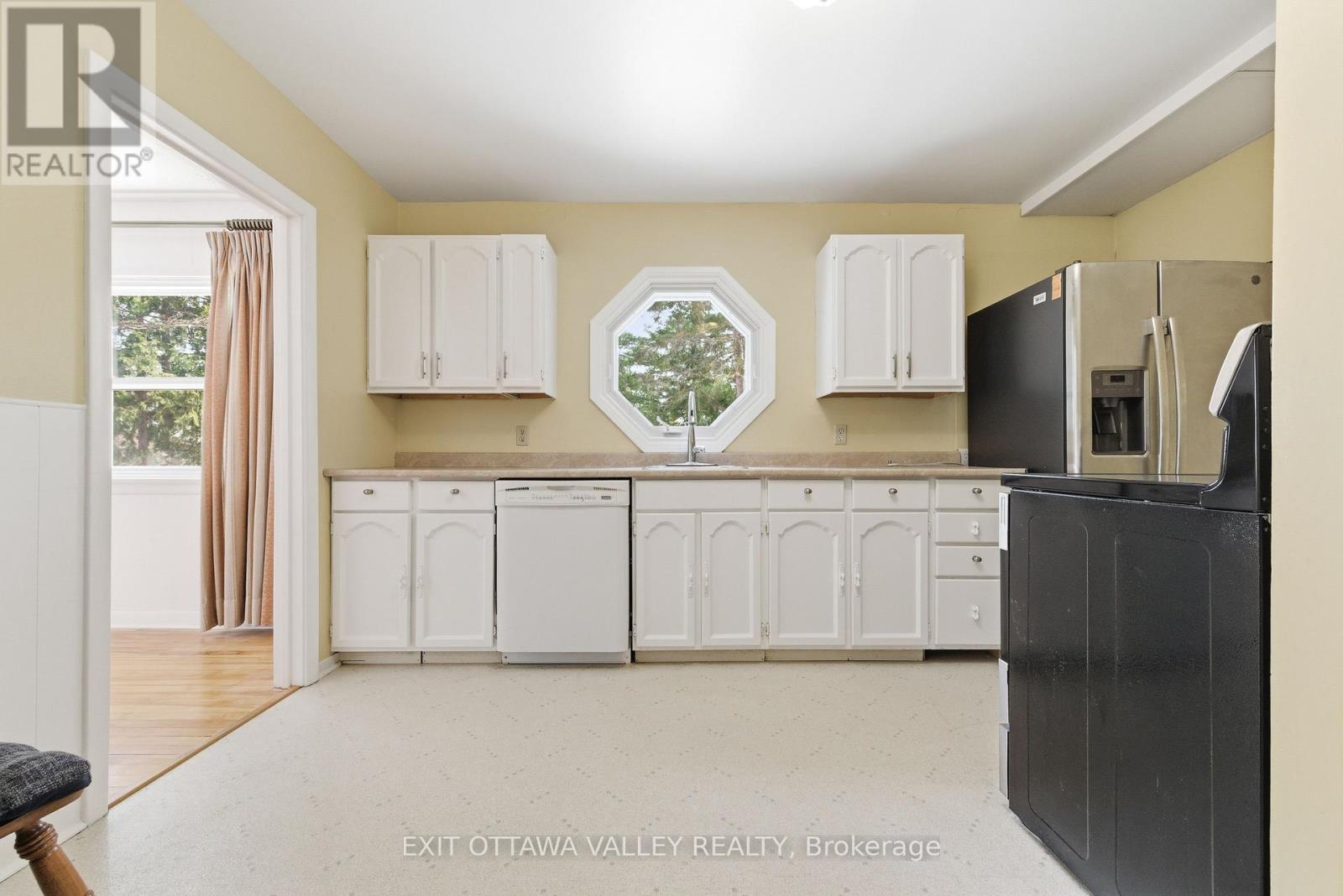 22 Cabot Place, Deep River, Ontario  K0J 1P0 - Photo 11 - X12976266