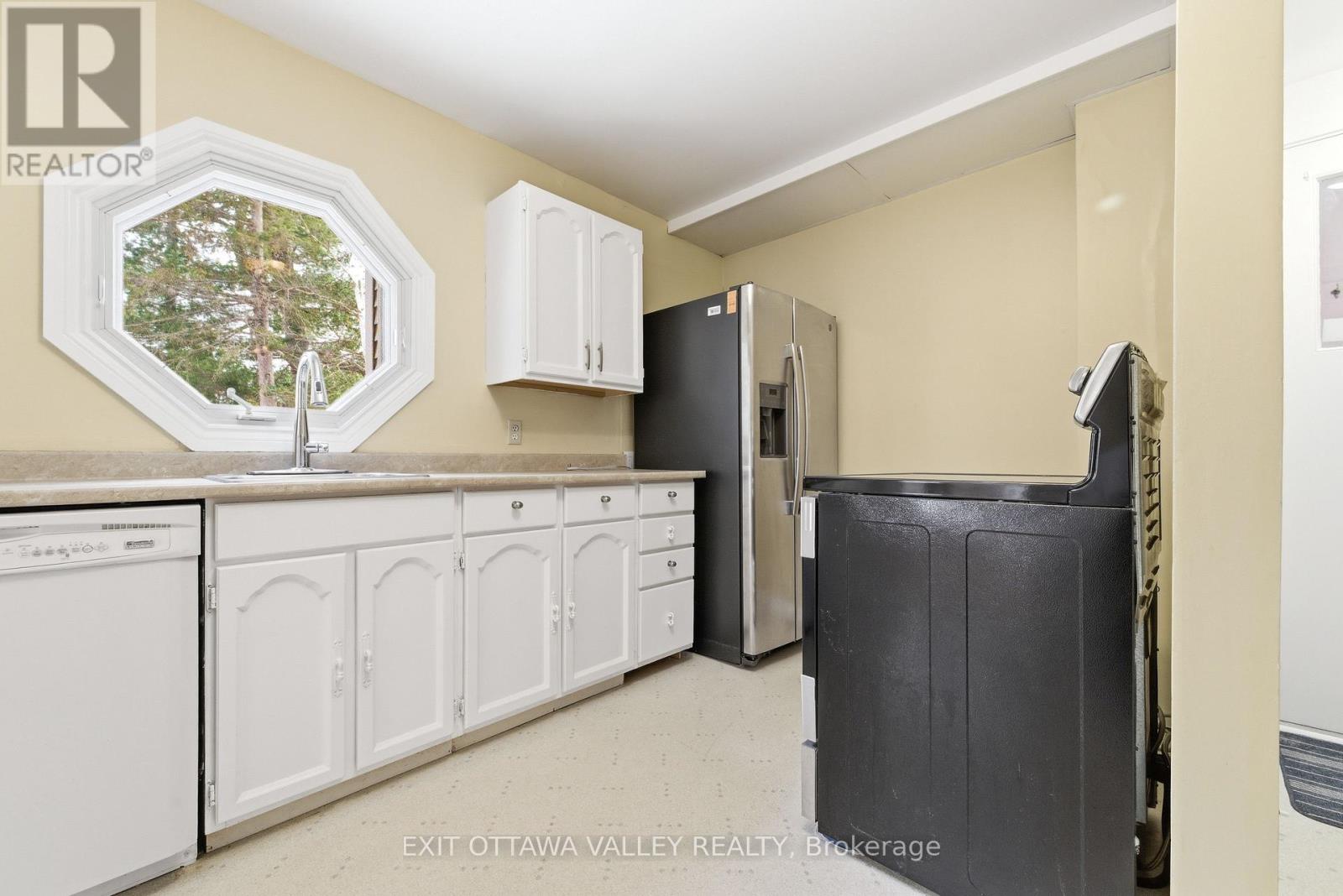 22 Cabot Place, Deep River, Ontario  K0J 1P0 - Photo 13 - X12976266