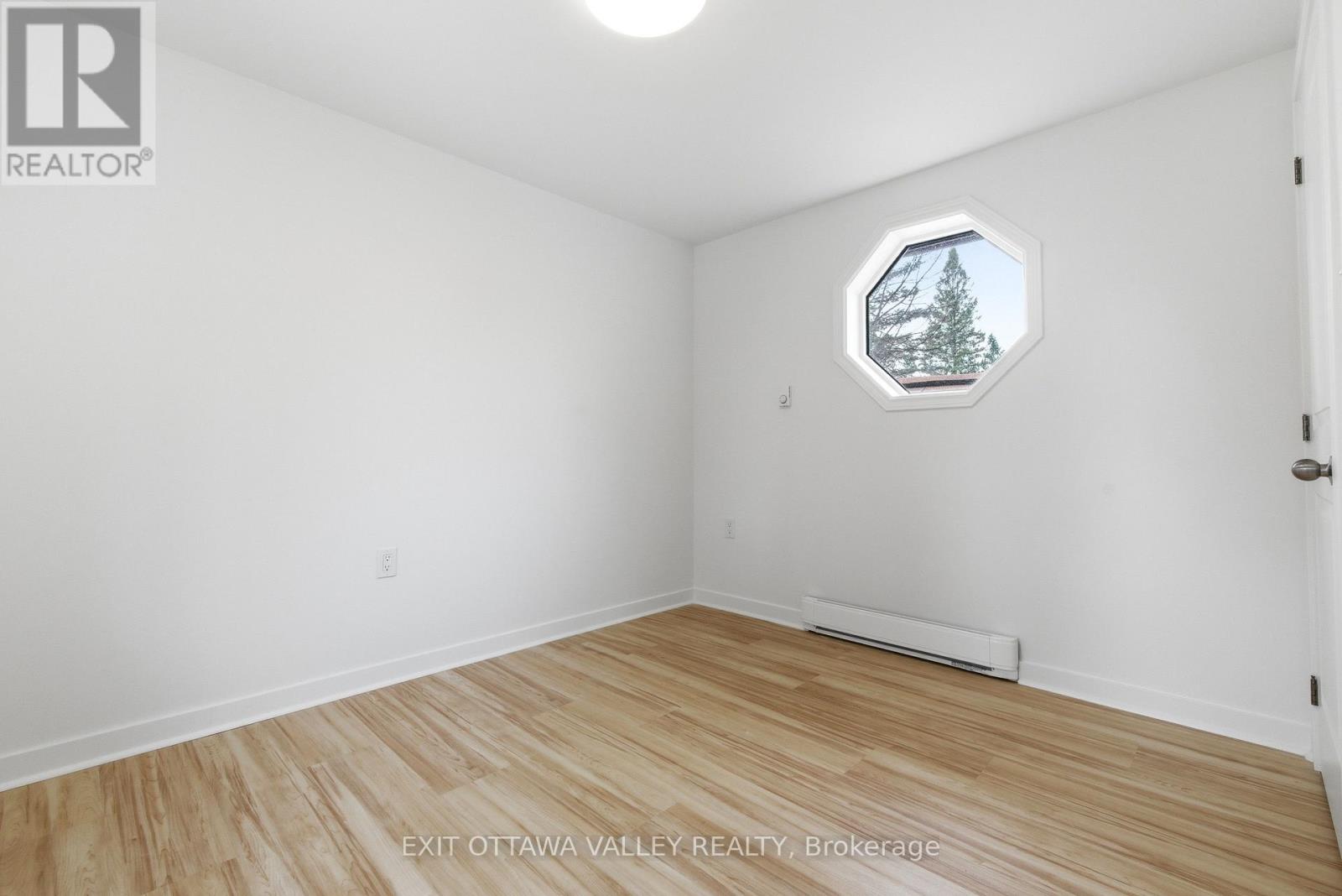 22 Cabot Place, Deep River, Ontario  K0J 1P0 - Photo 23 - X12976266