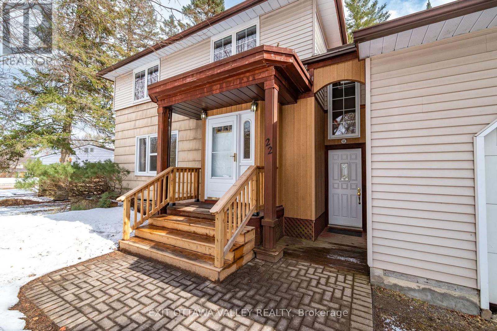 22 Cabot Place, Deep River, Ontario  K0J 1P0 - Photo 3 - X12976266