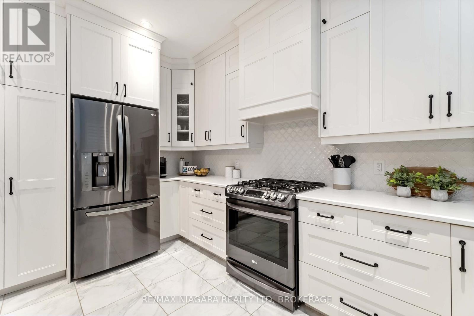 132 Lametti Drive, Pelham, Ontario  L0S 1E6 - Photo 16 - X12976380