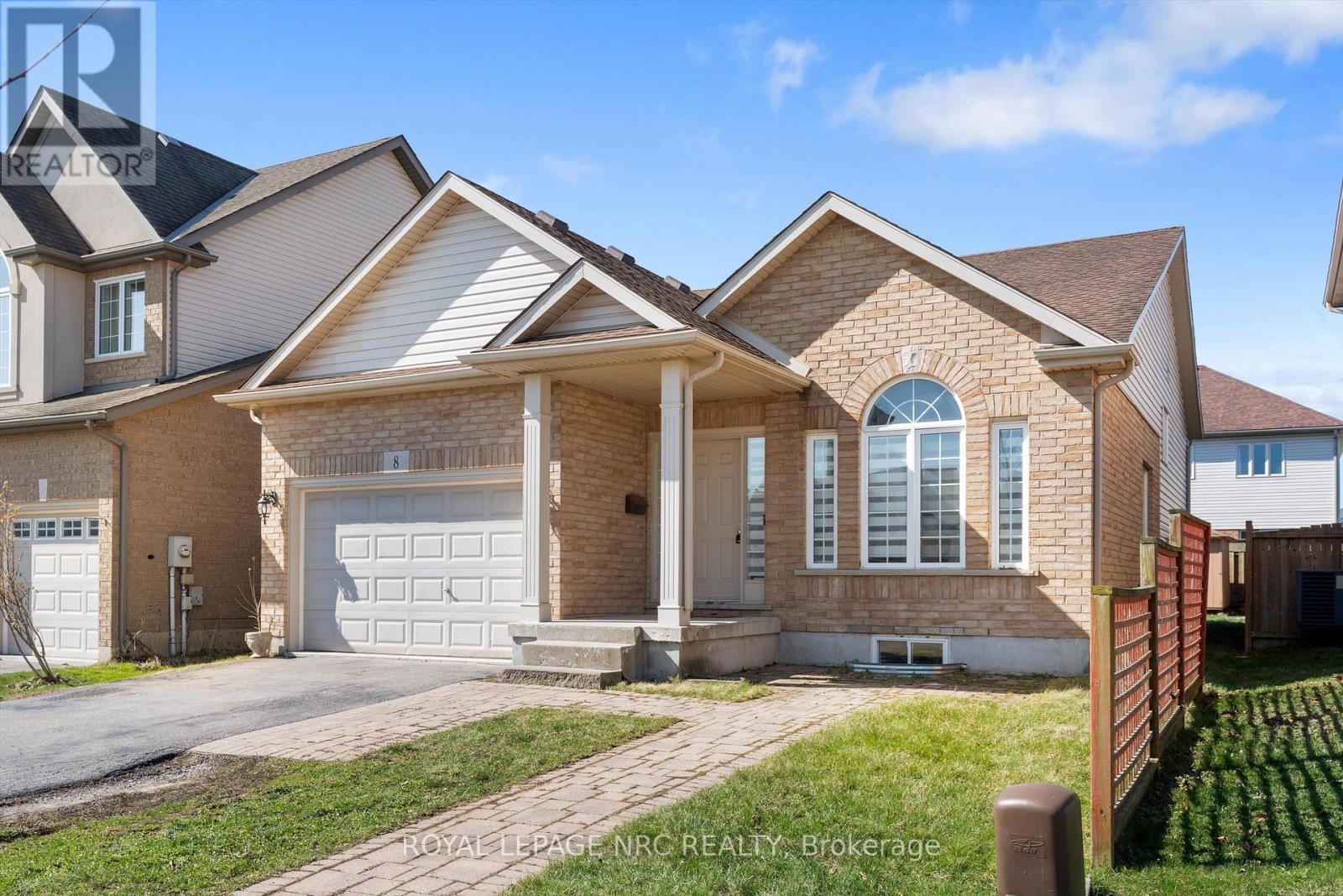 8 Silver Maple Road, Thorold, Ontario  L2V 5G5 - Photo 2 - X12976412