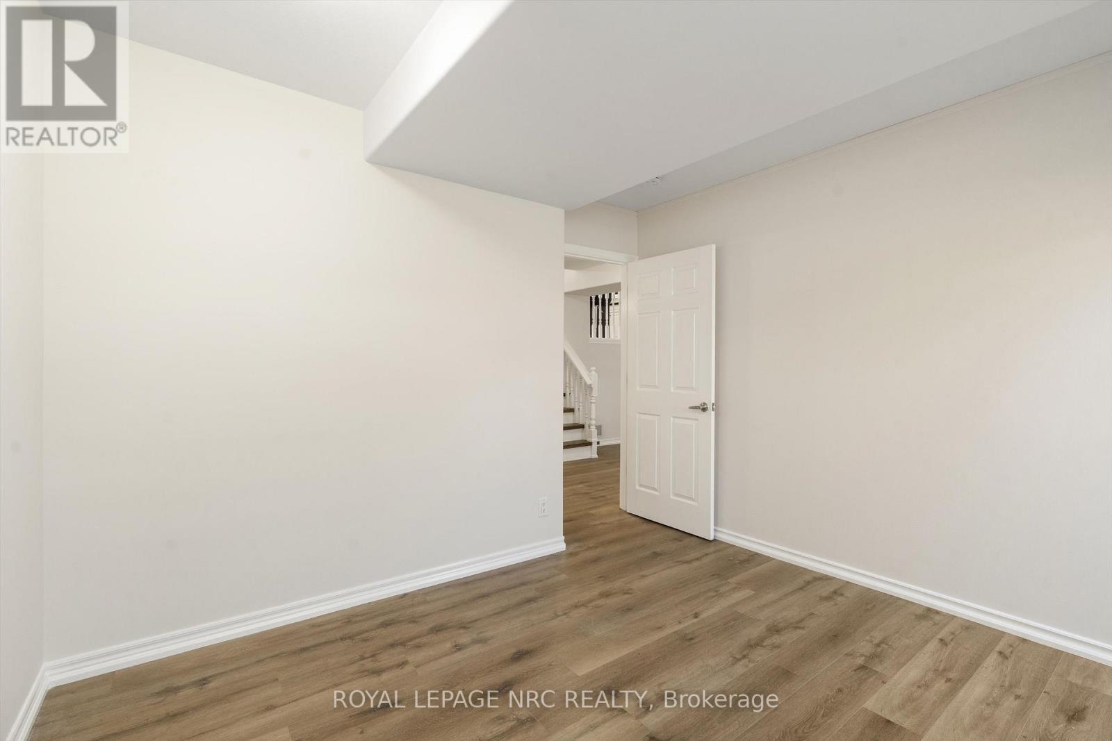 8 Silver Maple Road, Thorold, Ontario  L2V 5G5 - Photo 25 - X12976412