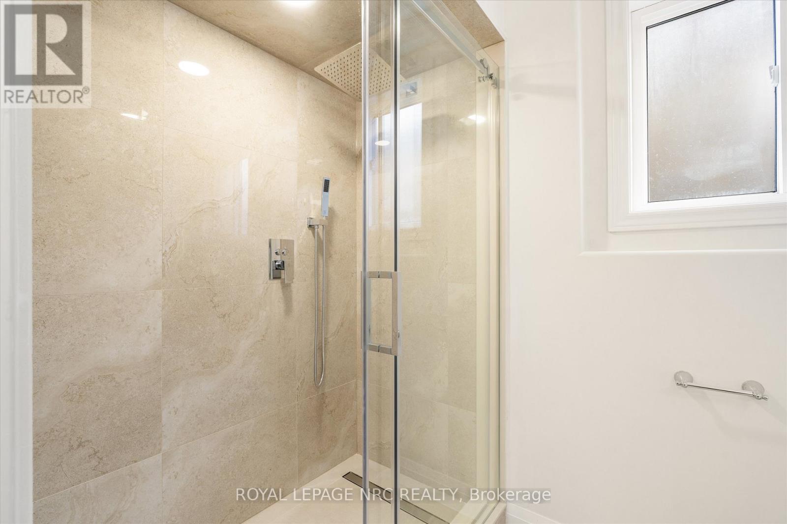 8 Silver Maple Road, Thorold, Ontario  L2V 5G5 - Photo 27 - X12976412