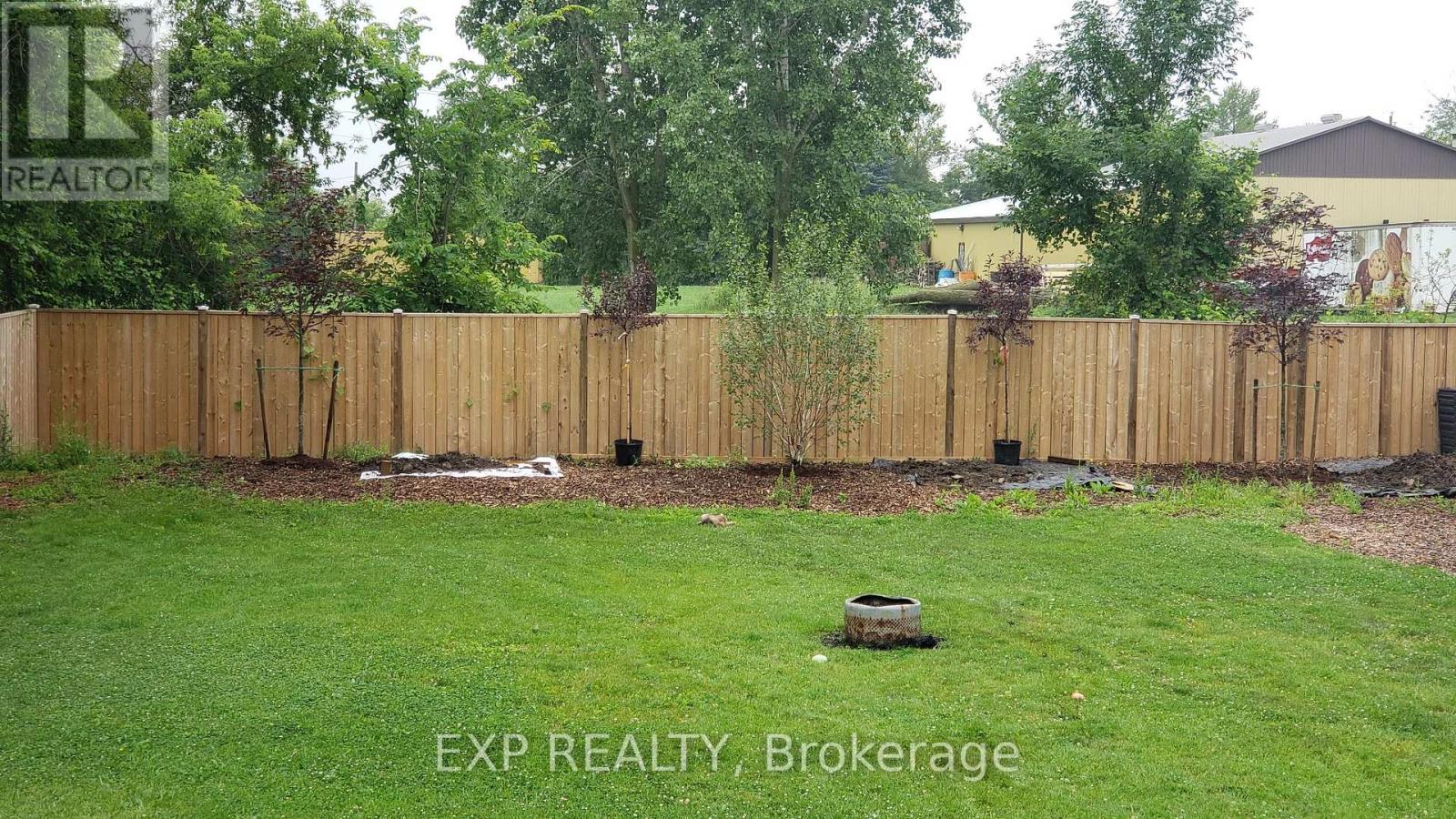 203 Mckellar Street, Southwest Middlesex, Ontario  N0L 1M0 - Photo 27 - X12975450