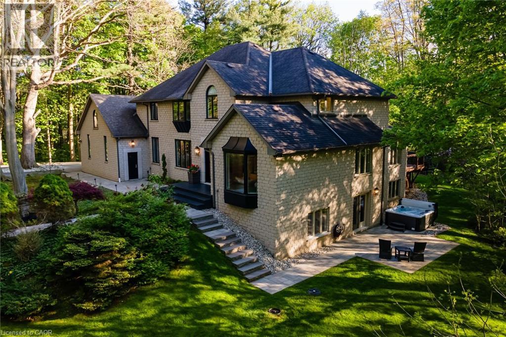 18 ELDER Crescent, Ancaster, Ontario