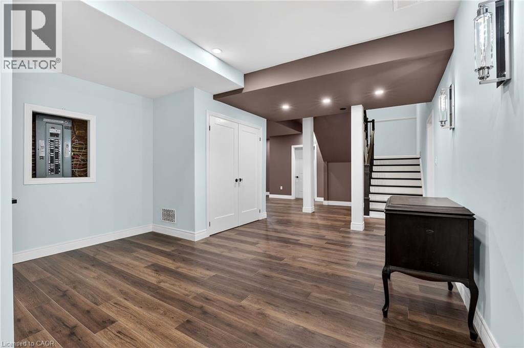 125 Central Drive, Ancaster, Ontario  L9G 2A3 - Photo 38 - 40814273