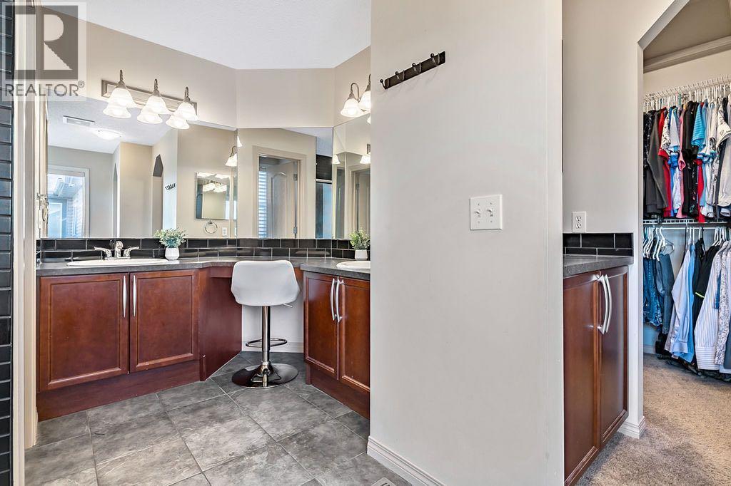 30 Drake Landing Common, Okotoks, Alberta  T1S 2H4 - Photo 23 - A2296398