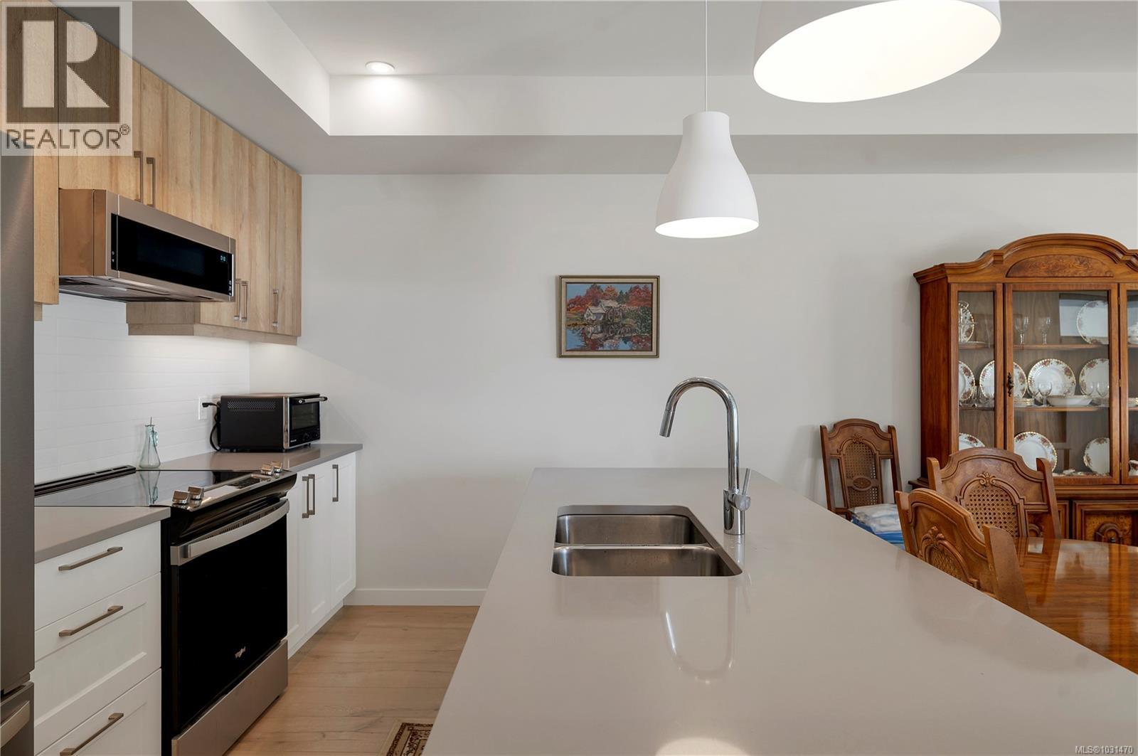 304 536 Island Hwy S, Campbell River, British Columbia V9W 1A5 - Photo 3 - 1031470