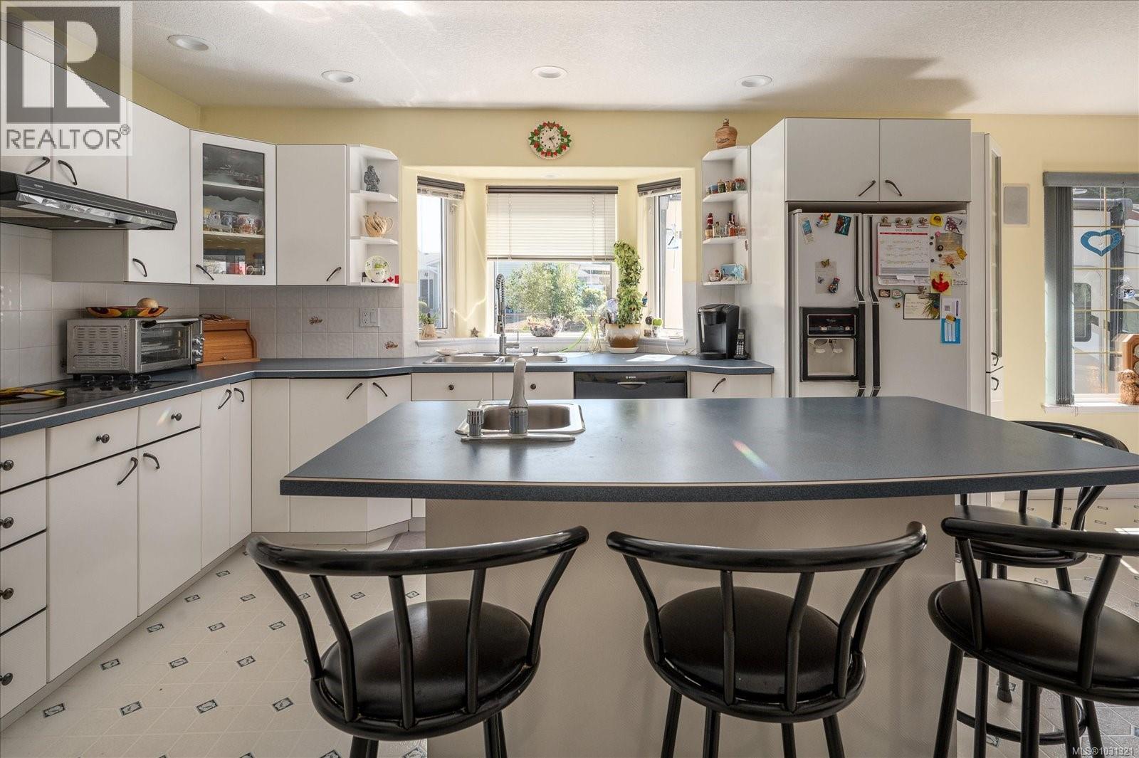 530 Dalmatian Dr, French Creek, British Columbia V9P 1Y4 - Photo 11 - 1031321