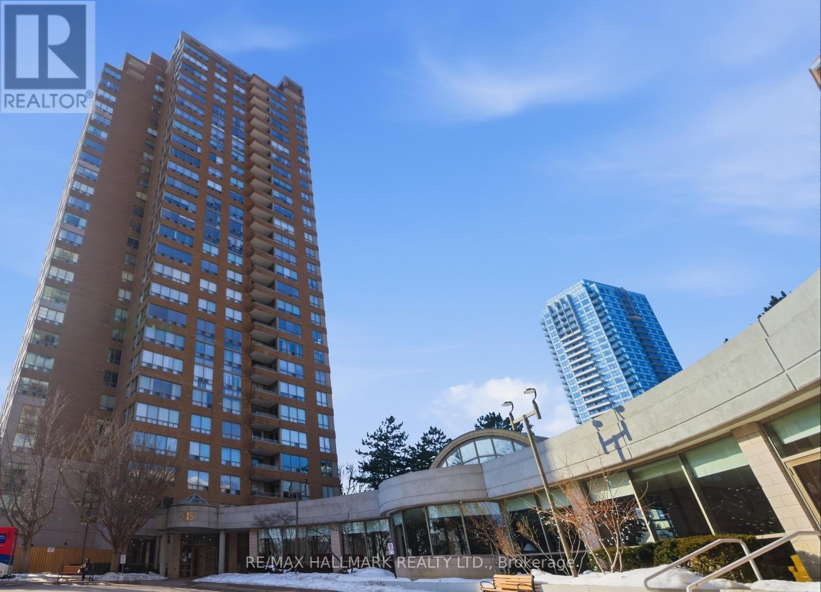 2002 - 215 WYNFORD DRIVE, Toronto, Ontario