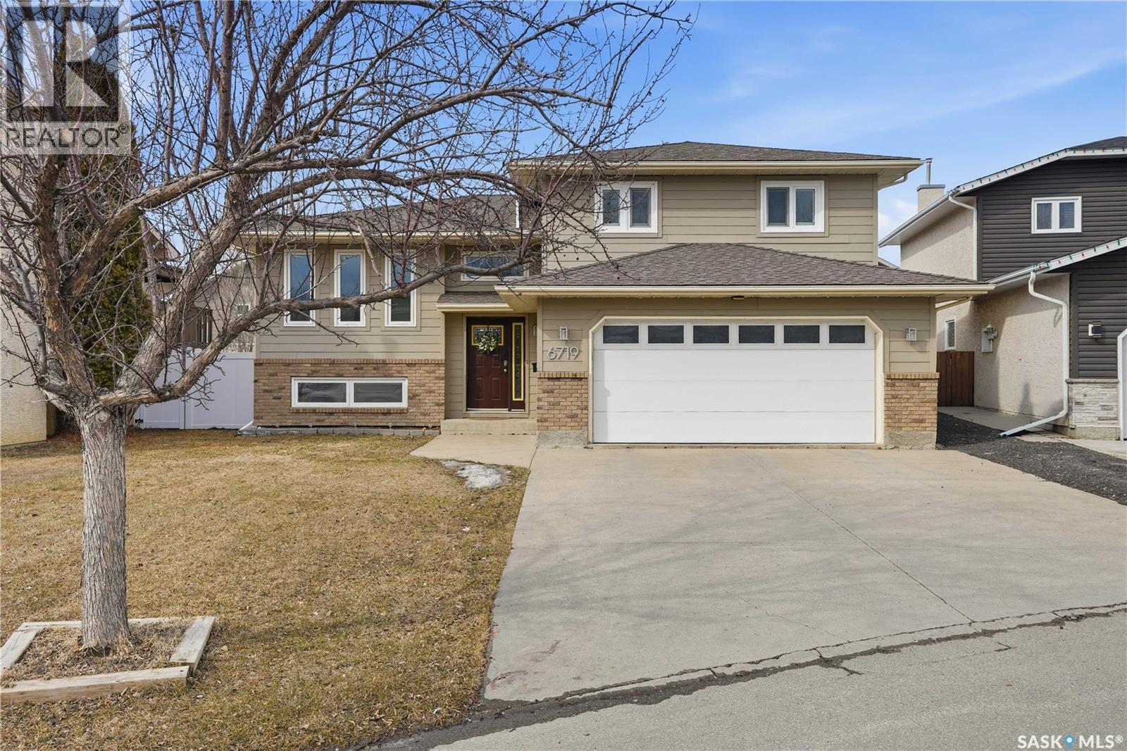 Place 6719 Maplecrest PLACE, Regina, Saskatchewan